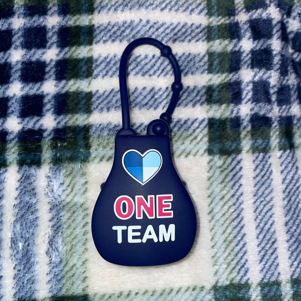 Bath & Body Works Blue Apron Pocketbac Sanitizer Holder